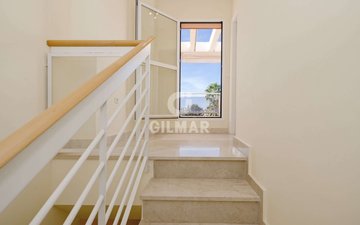 Property slide 32