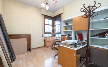 Property slide 18