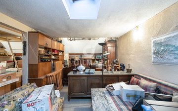 Property slide 39