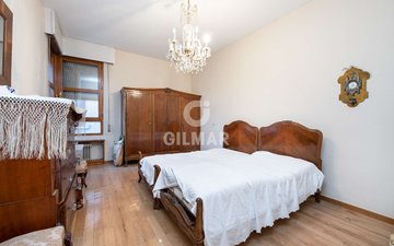 Property slide 32
