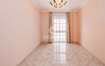 Property slide 32