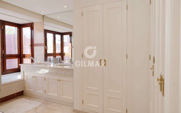 Property slide 40