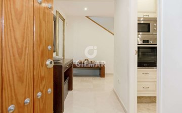 Property slide 32