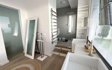 Property slide 21