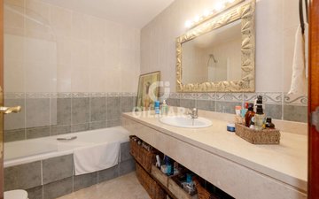 Property slide 20