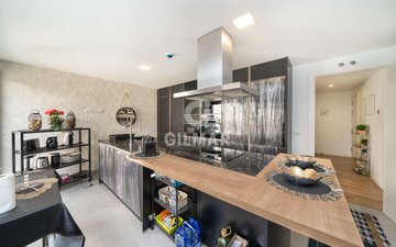 Property slide 16