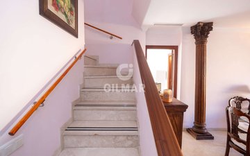 Property slide 32