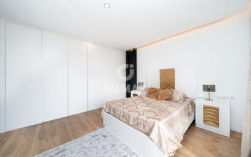 Property slide 20
