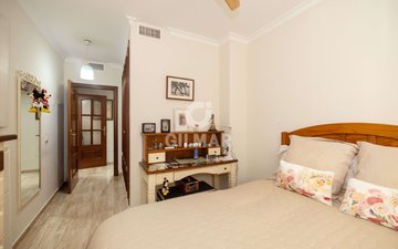 Property slide 32