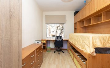 Property slide 22