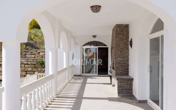 Property slide 30