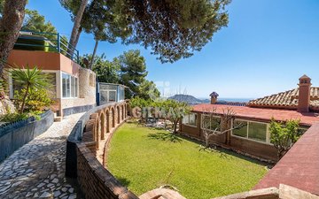 Property slide 14