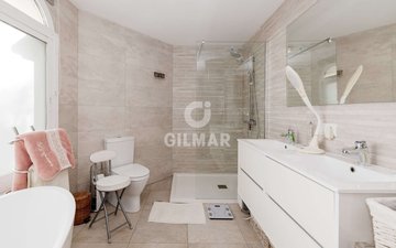 Property slide 25