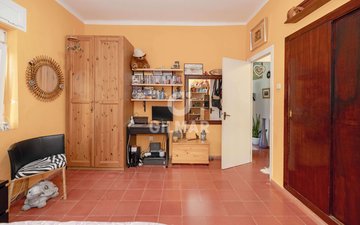 Property slide 18