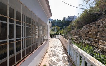 Property slide 39
