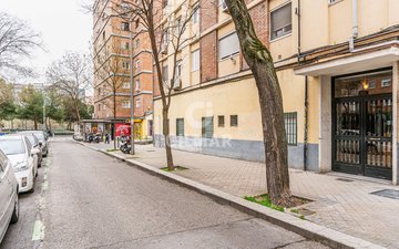 Property slide 32