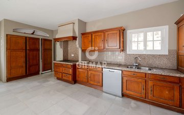 Property slide 10