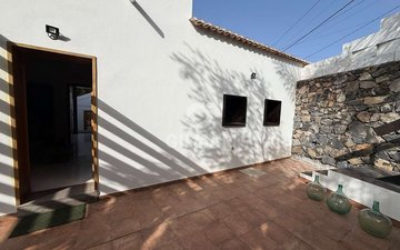 Property slide 32