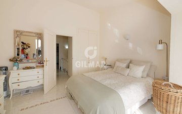 Property slide 17