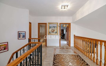 Property slide 19