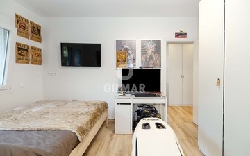 Property slide 30