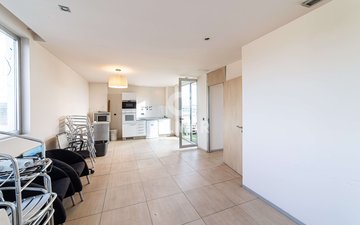 Property slide 32