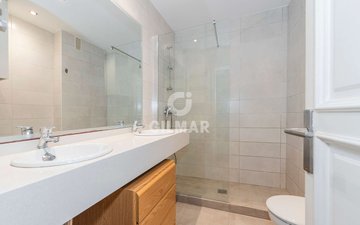 Property slide 25
