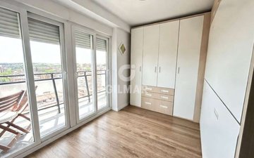 Property slide 32