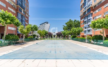 Property slide 32