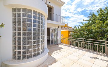Property slide 25