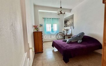 Property slide 25