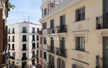 Property slide 32