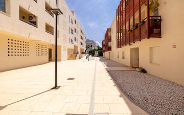 Property slide 44