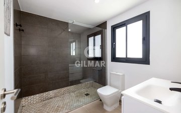 Property slide 32