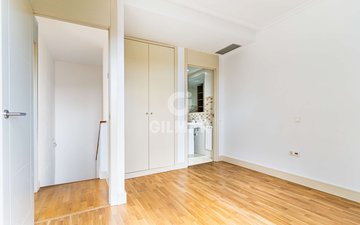 Property slide 32