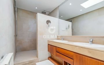 Property slide 21