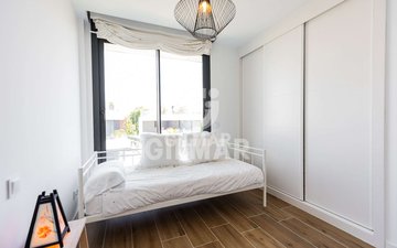 Property slide 44