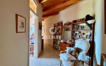 Property slide 32