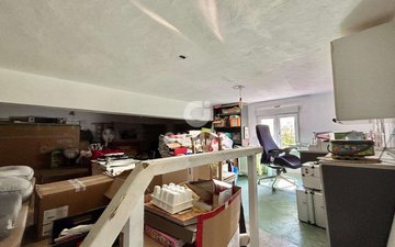 Property slide 16