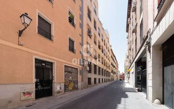 Property slide 16