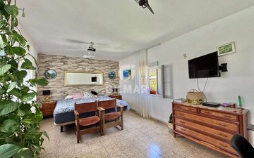 Property slide 36