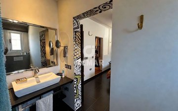 Property slide 25