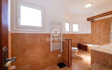 Property slide 21
