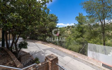 Property slide 19