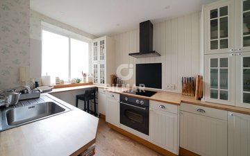 Property slide 22