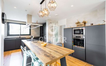 Property slide 32