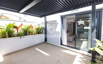 Property slide 44