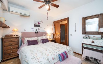 Property slide 32