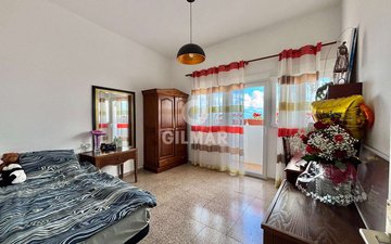 Property slide 22