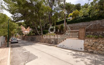 Property slide 20